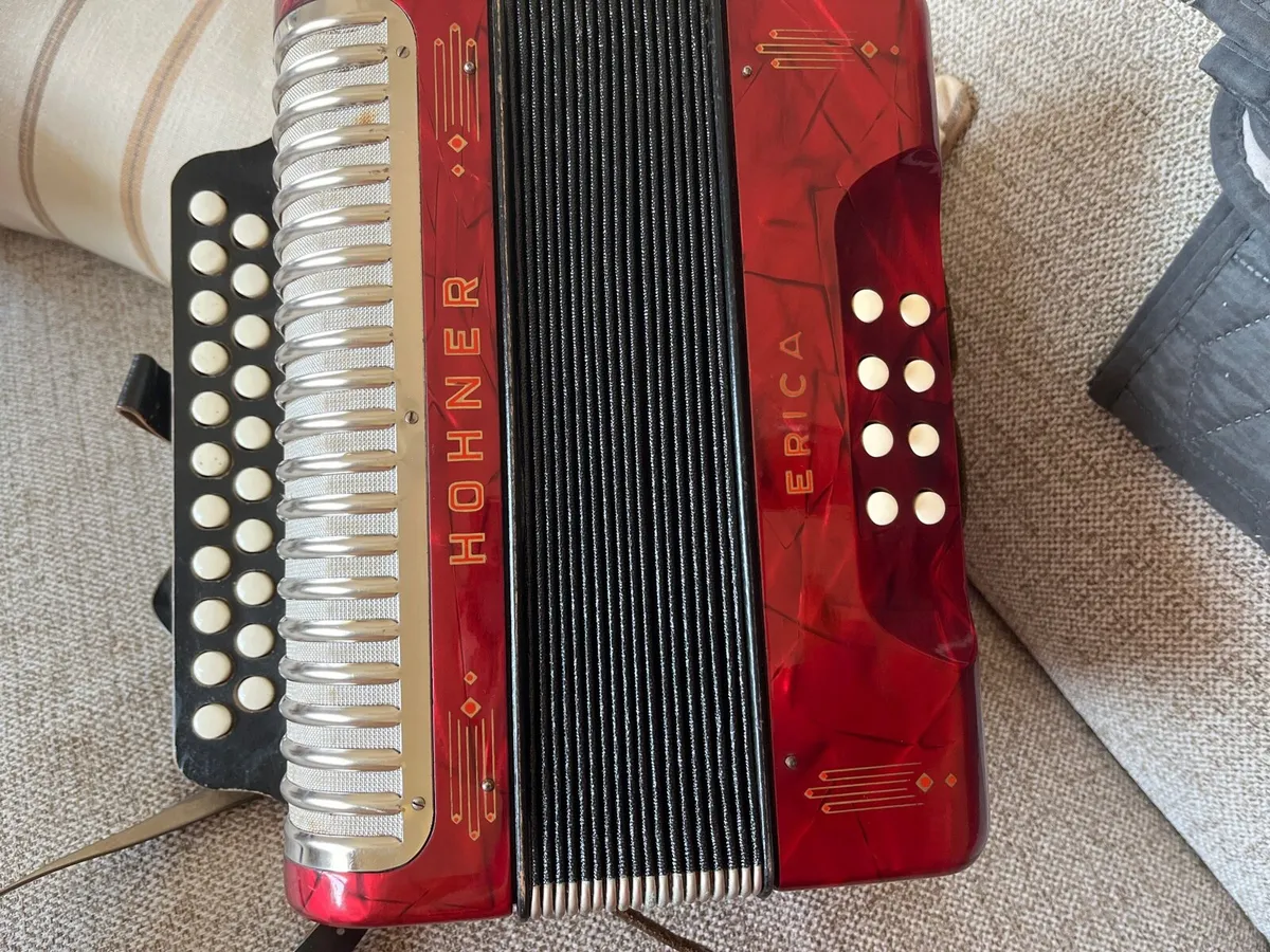 Hohner Erica button accordion - Image 2