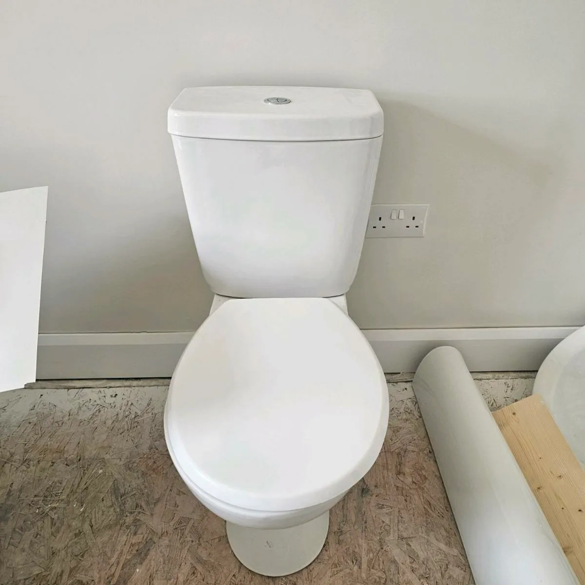 Toilet and Sink set - Image 2