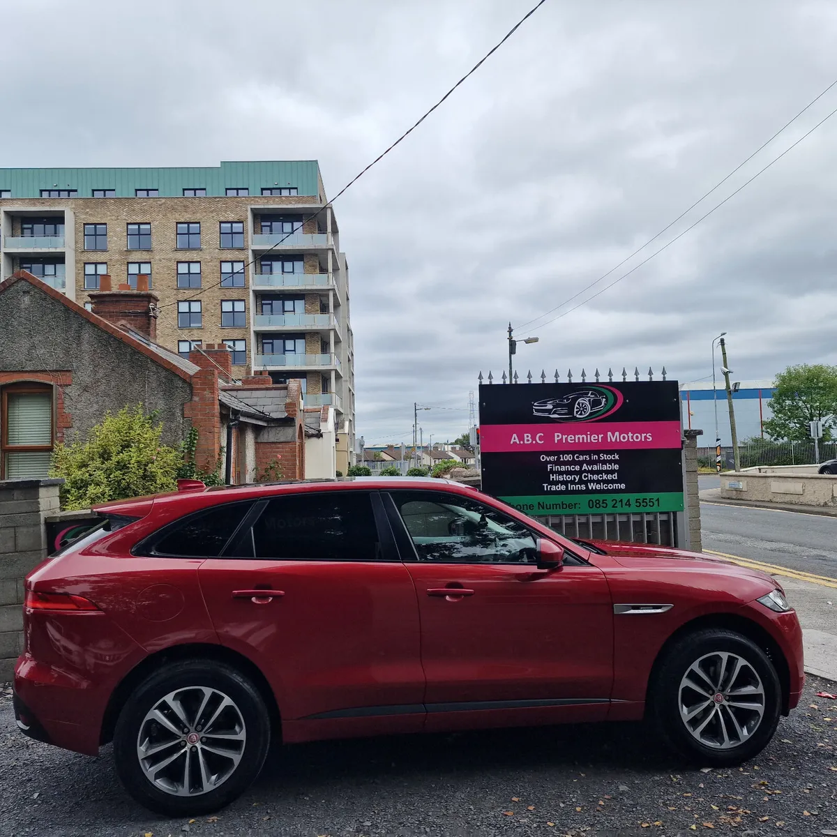Jaguar F-Pace  180PS R-Sport Auto 4WD - Image 4