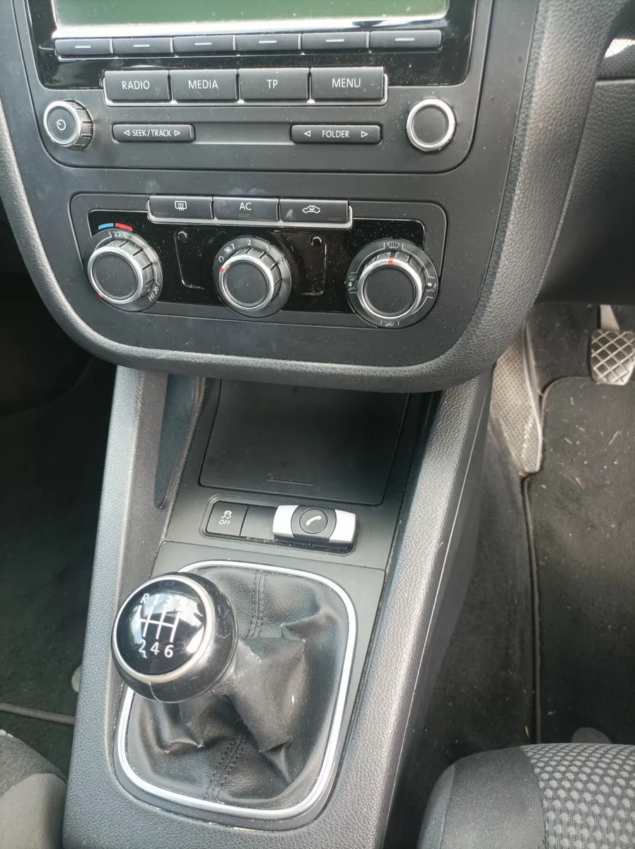 Volkswagen Jetta 2010 - Image 3
