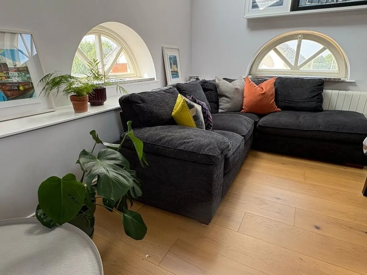 Pull Out Bed Corner Couch - Image 4
