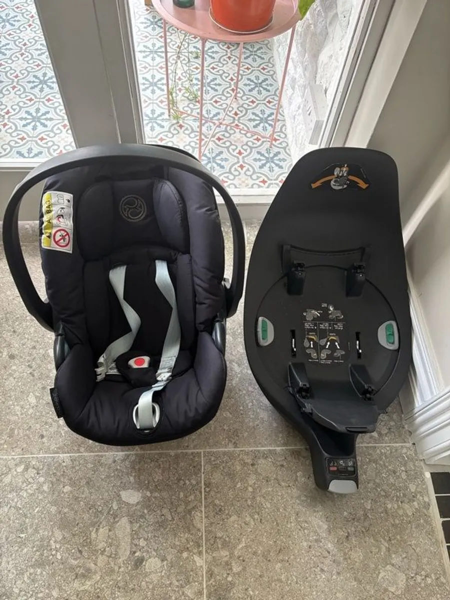 cybex cloud z infant car seat and isofix base - Image 1