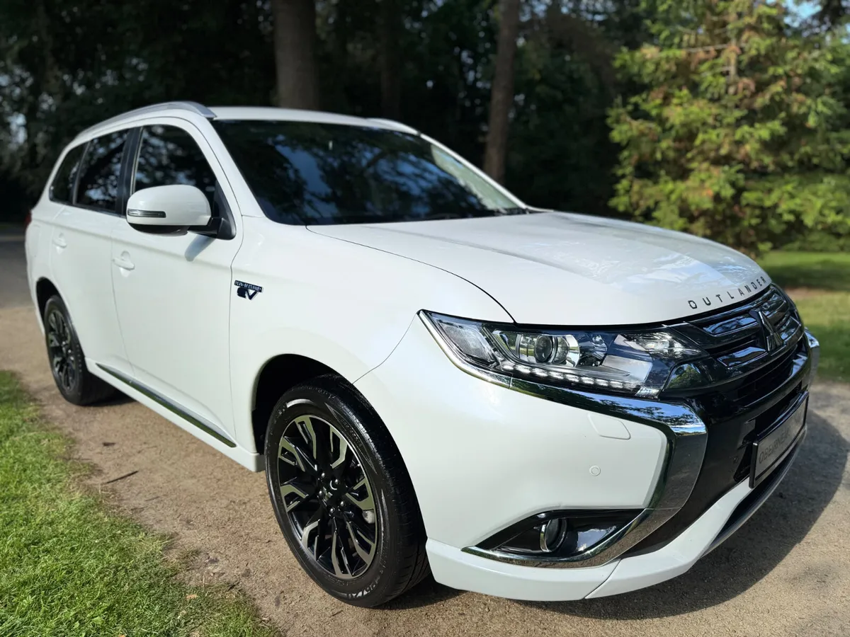 2.0PHEV PLUG IN HYBRID * LOW KMS * - Image 4