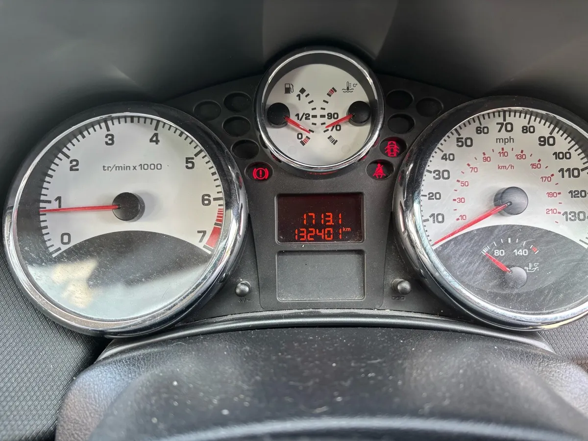 09 Peugeot 207 - Image 4