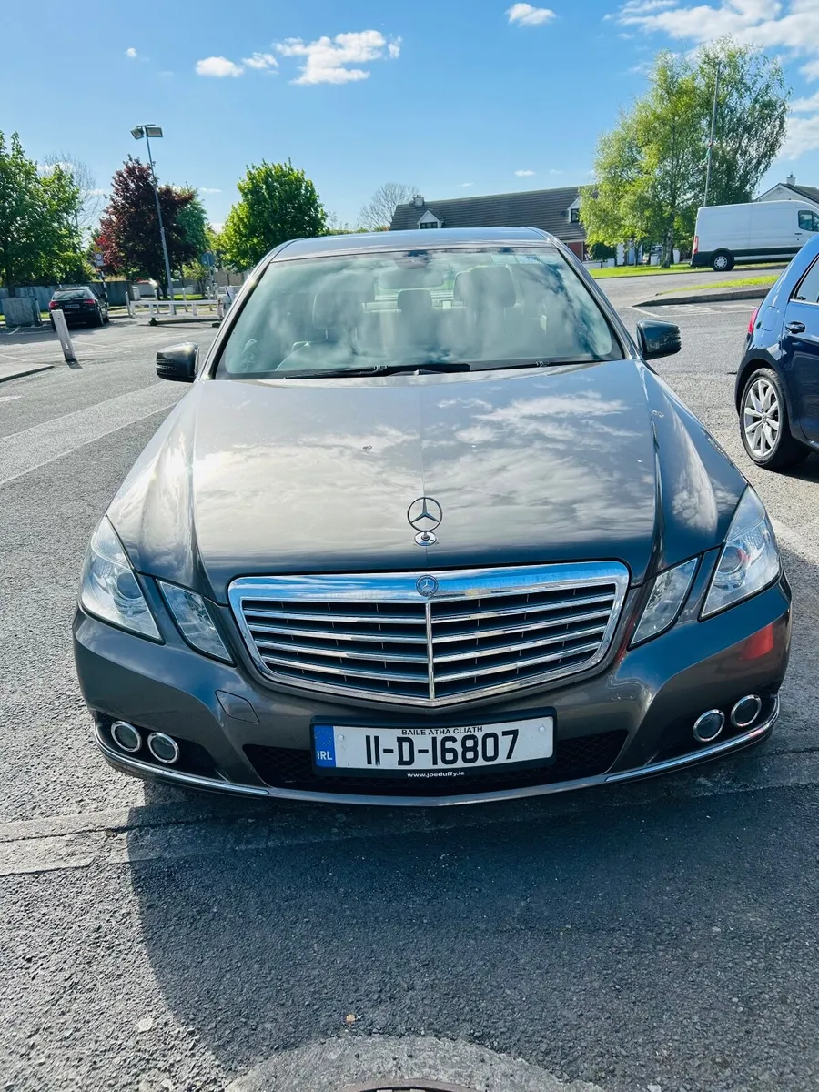 Mercedes-Benz E-Class 2011 - Image 4