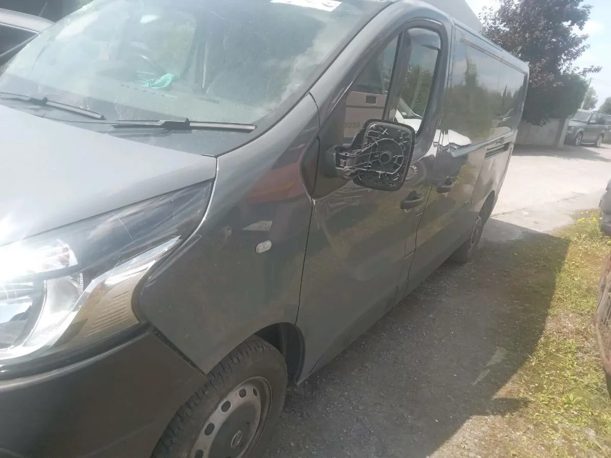 211 Nissan NV300 - Image 2