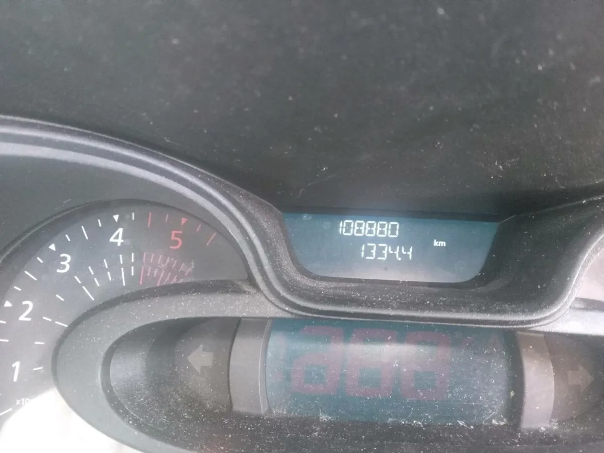 211 Nissan NV300 - Image 4