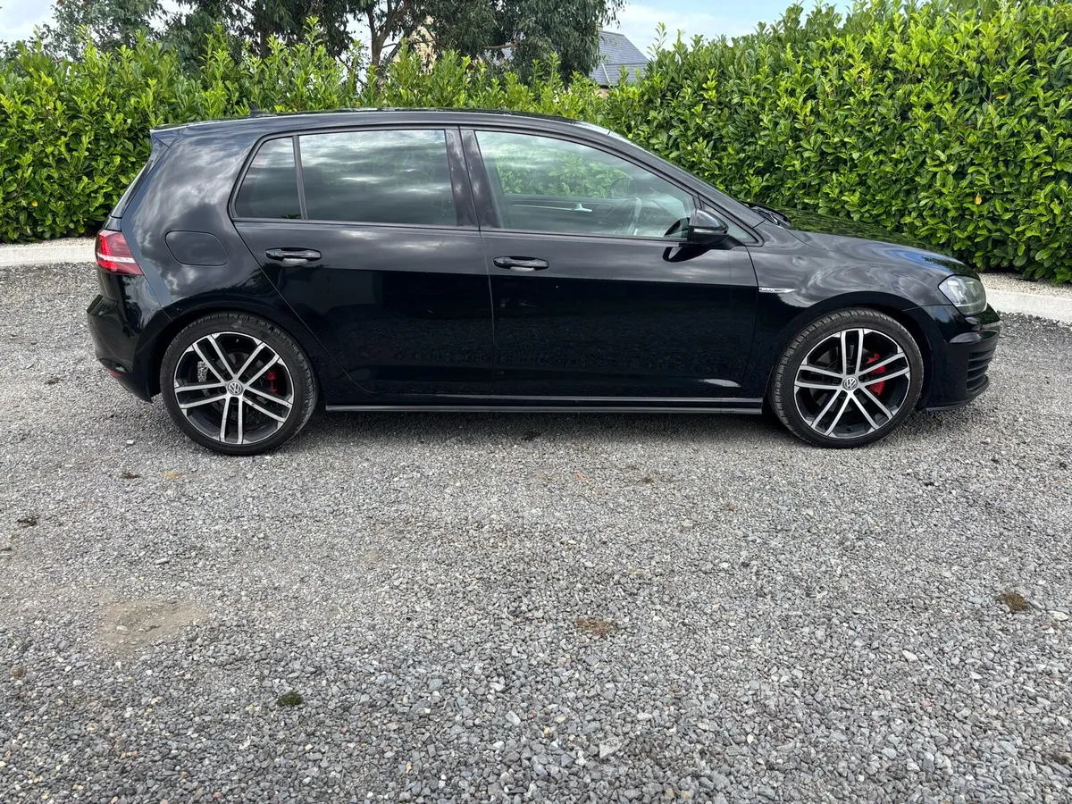 2015 VOLKSWAGEN GOLF 2LT GTD - Image 2