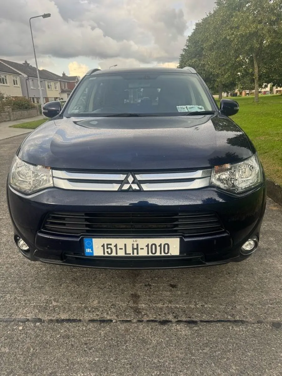2015 Mitsubishi Outlander with Full stamped service history and Brand New NCT - Image 1