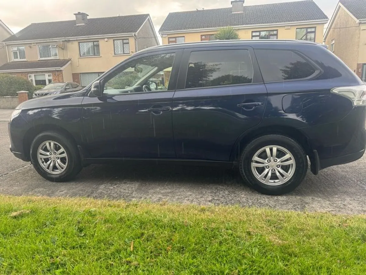 2015 Mitsubishi Outlander with Full stamped service history and Brand New NCT - Image 3