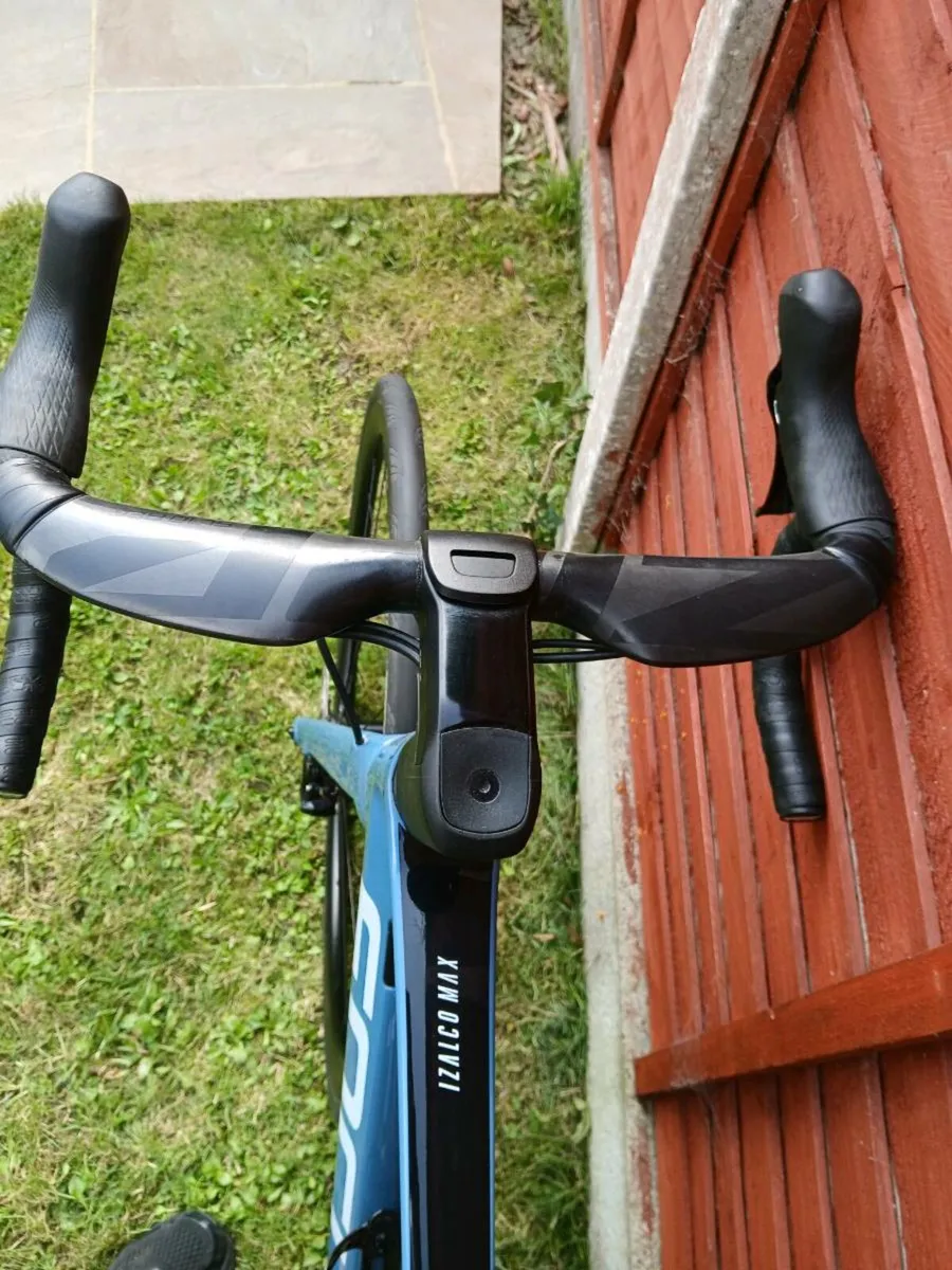 Focus izalco max carbon road bike - Image 2