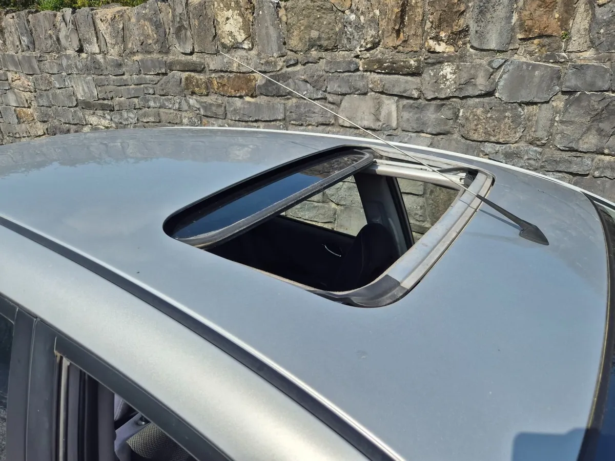 1.3 petrol,tax Oct,drivin 100%,paintwork poor, - Image 3