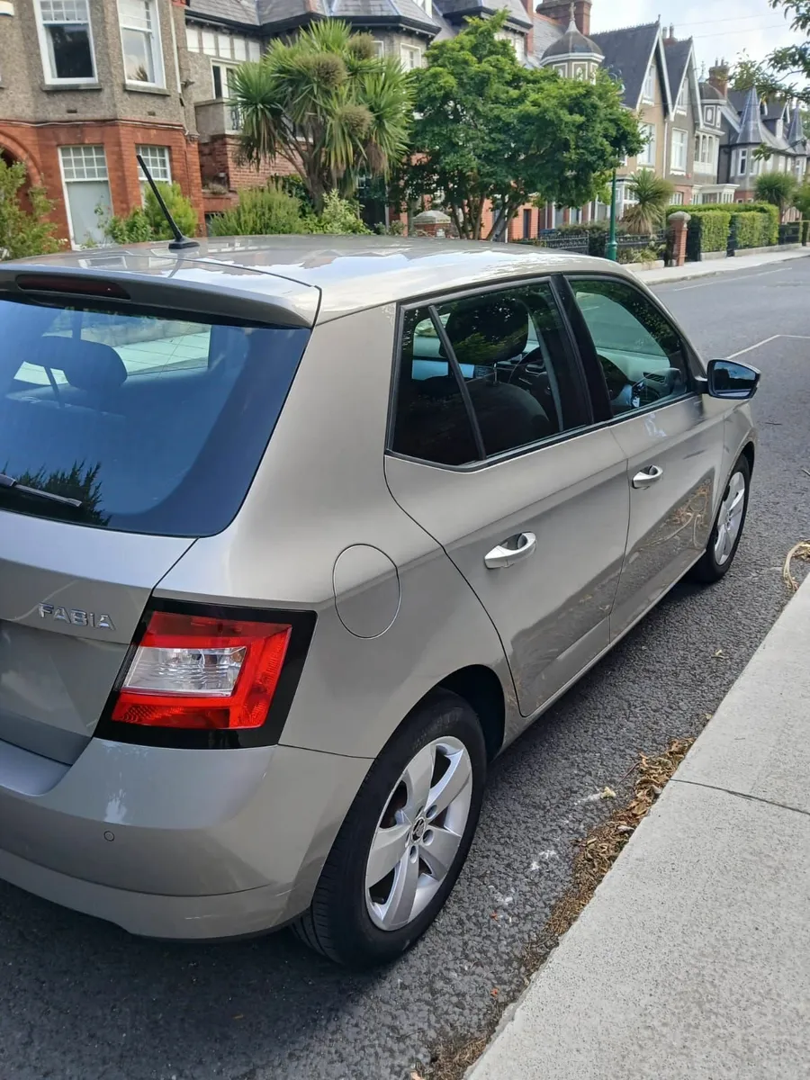 SKODA FABIA AUTOMATIC AMBITION 1.2 TSI 110HP 4DR - Image 3