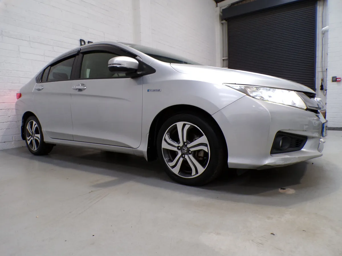 **HONDA GRACE HYBRID S-TYPE**FANTASTIC CONDITION** - Image 2