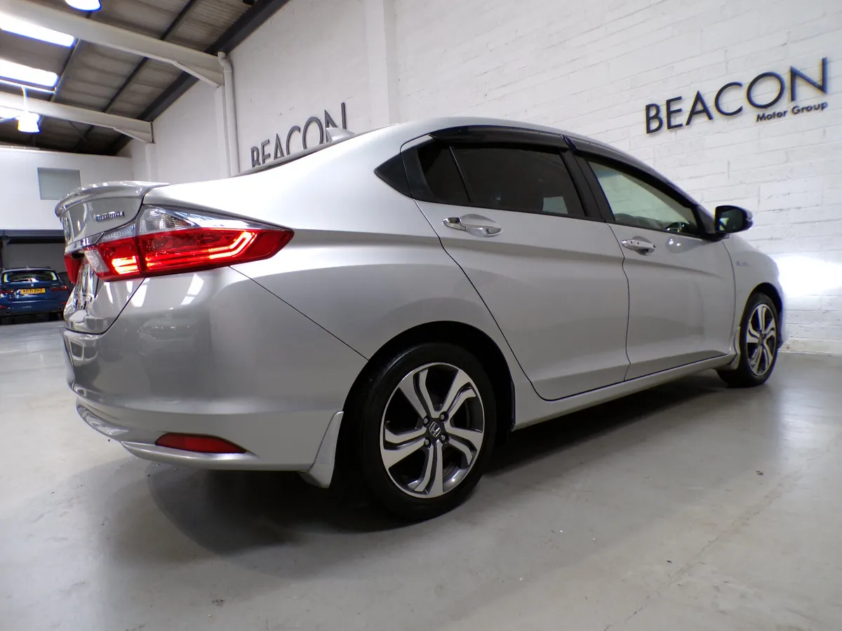 **HONDA GRACE HYBRID S-TYPE**FANTASTIC CONDITION** - Image 4