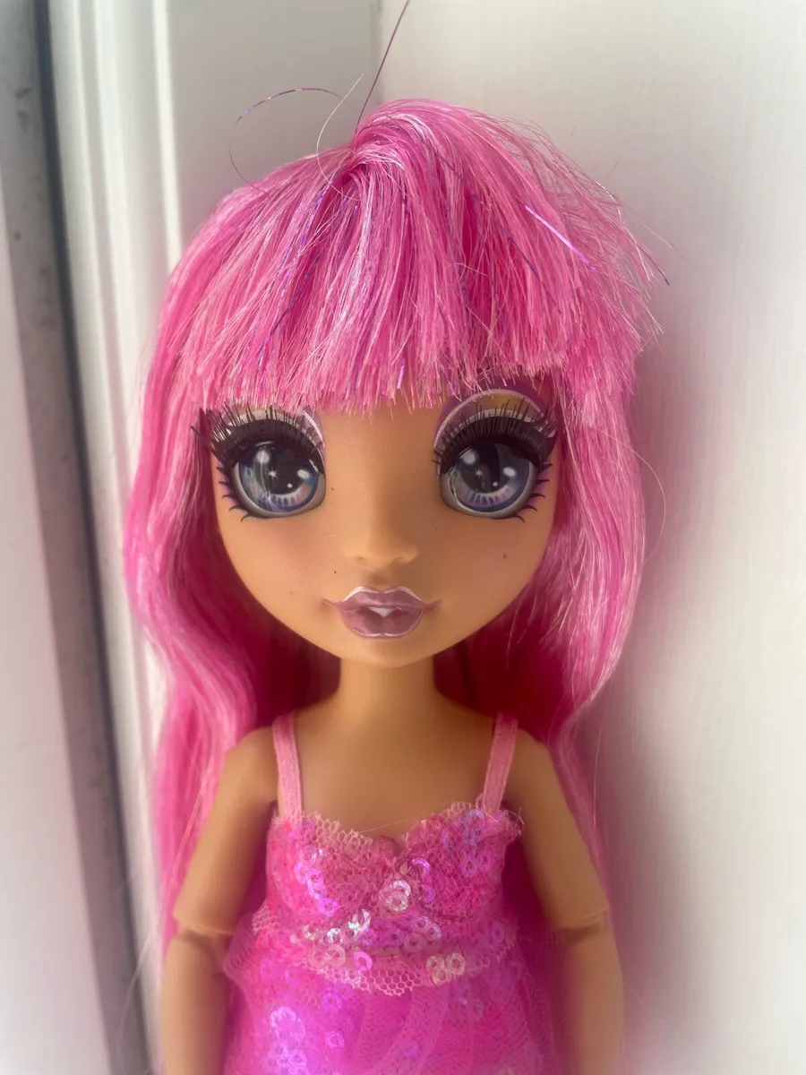 Rainbow high doll (perfect condition) - Image 1