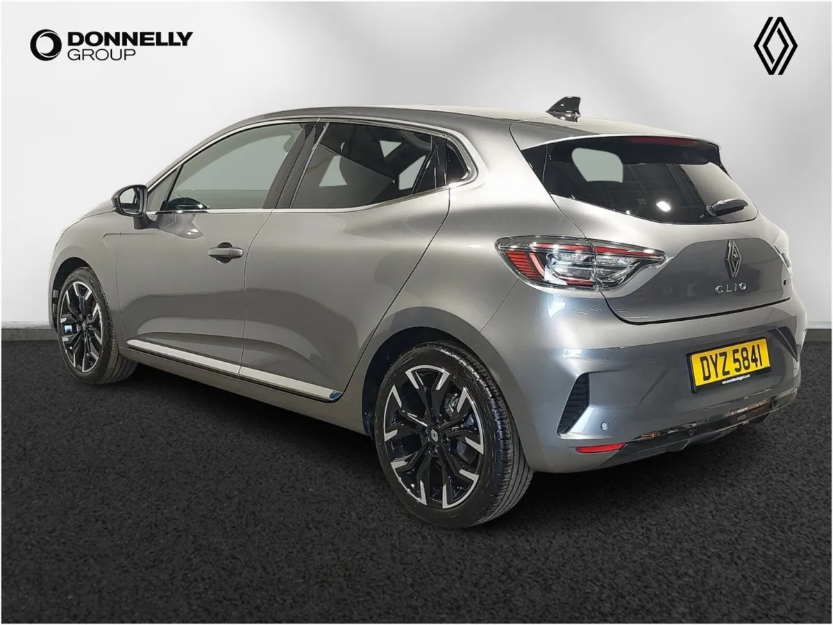Renault Clio Hatchback Techno - Image 2