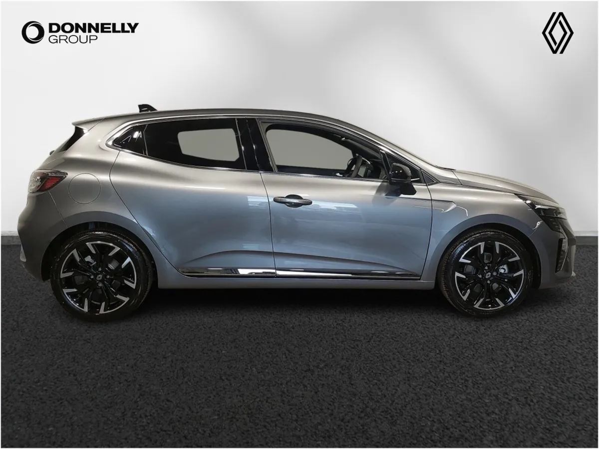 Renault Clio Hatchback Techno - Image 3