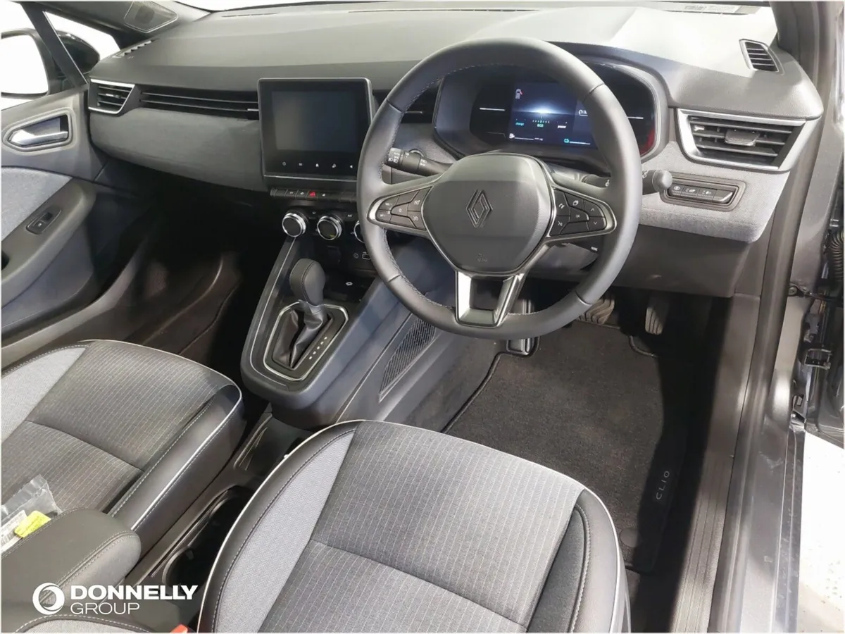 Renault Clio Hatchback Techno - Image 4