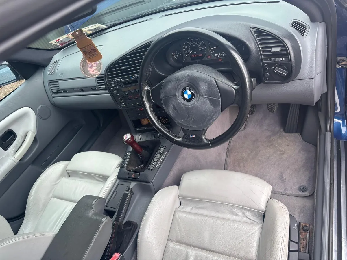 BMW 3-Series 1999 - Image 2