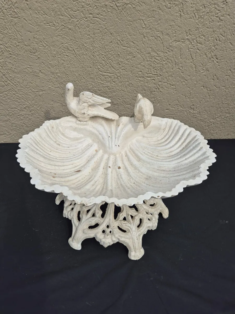 Water fountain - Image 1