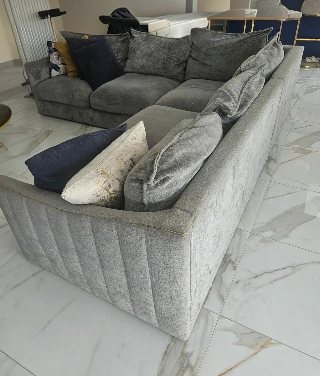 Couch - Image 3