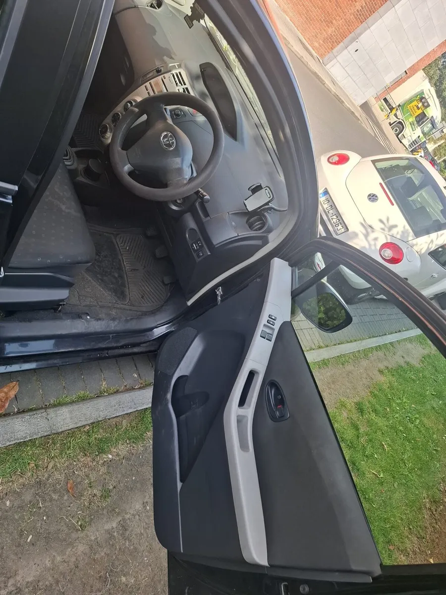 Toyota Yaris 2008 - Image 3