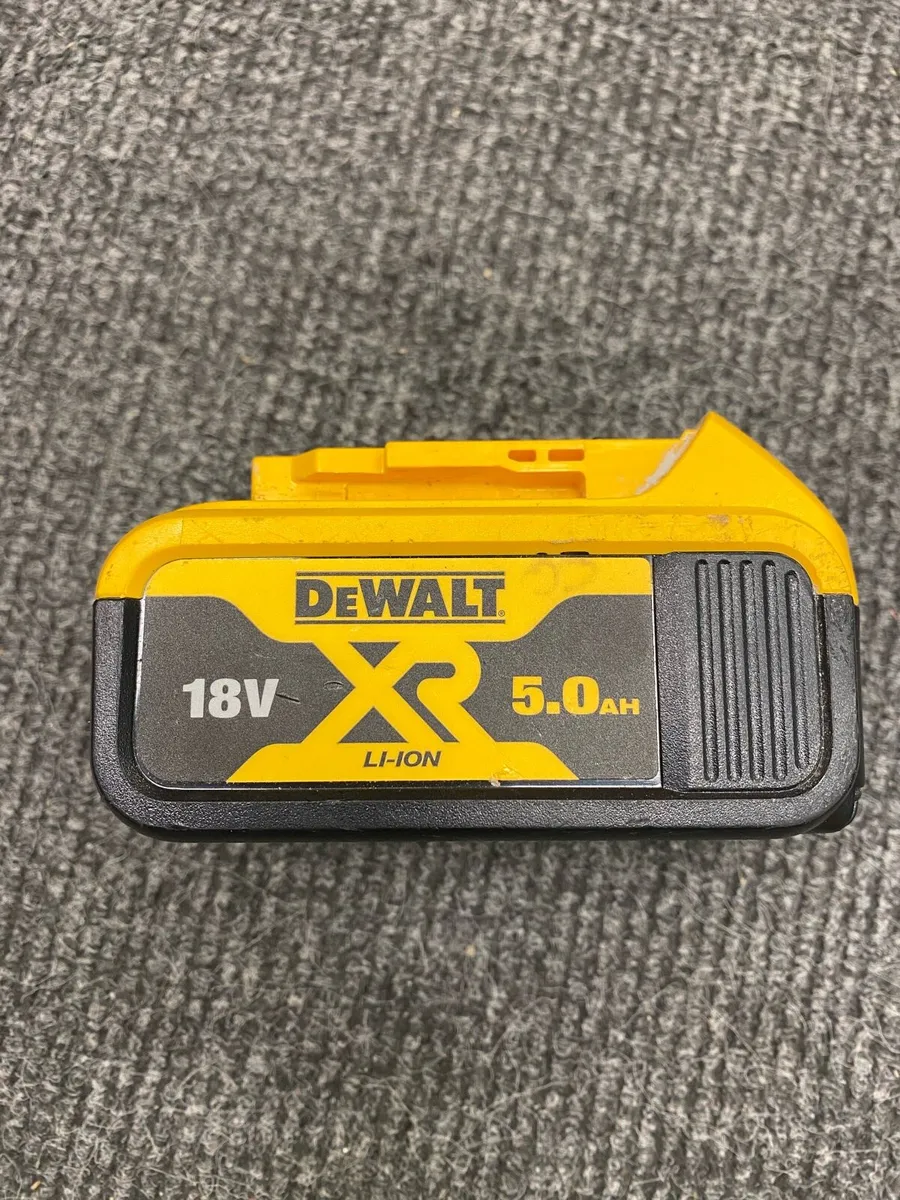 Dewalt 5AH Battery - Image 1