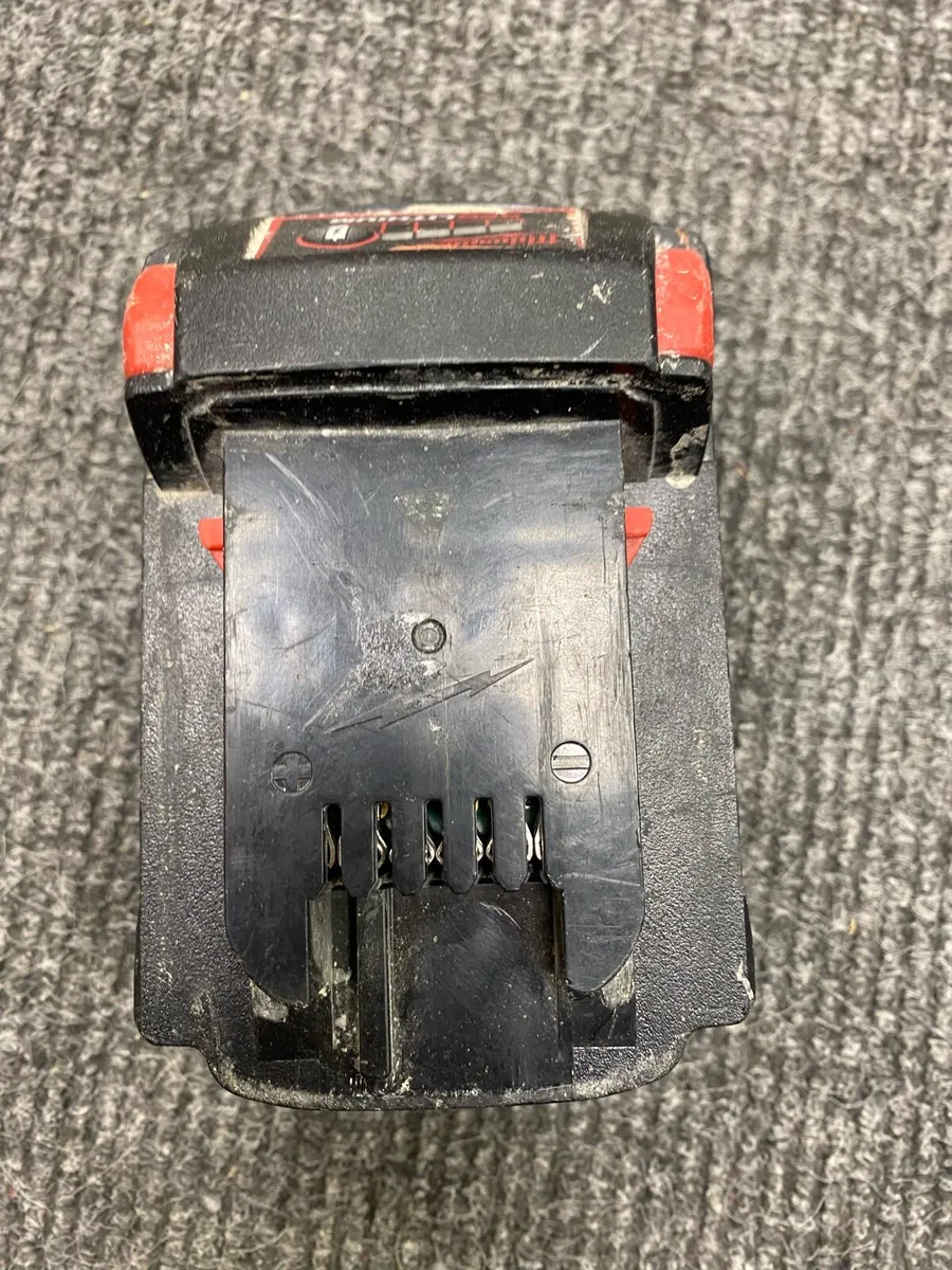 Milwaukee M18B4 4AH Battery - Image 2