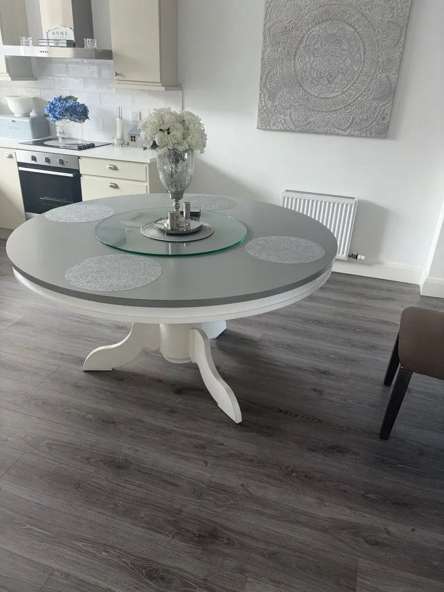 Dining table - Image 2