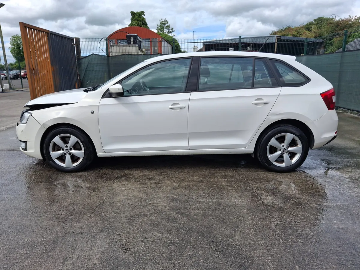 2014 Skoda Rapid  1.6 Tdi - Image 4