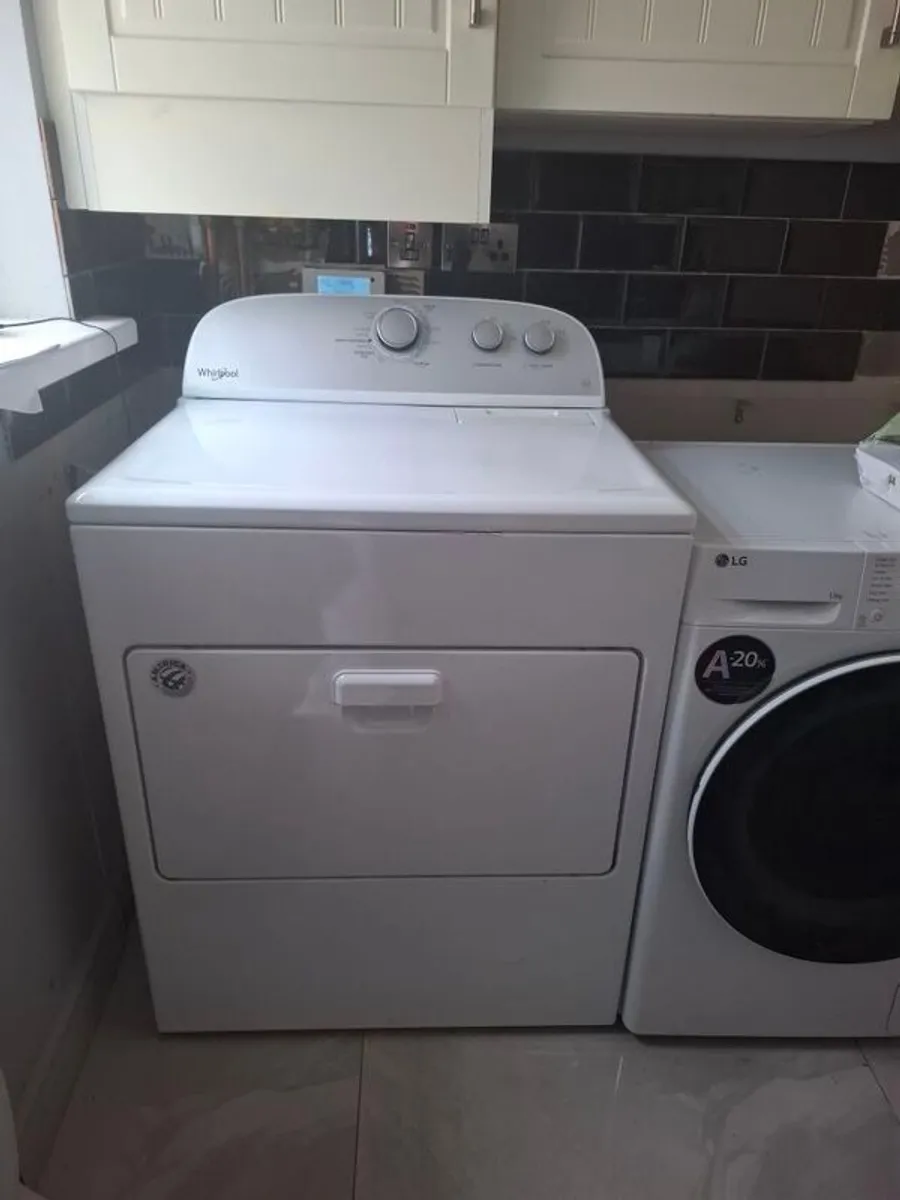 Whirlpool 15KG Vented American Tumble Dryer - Image 1