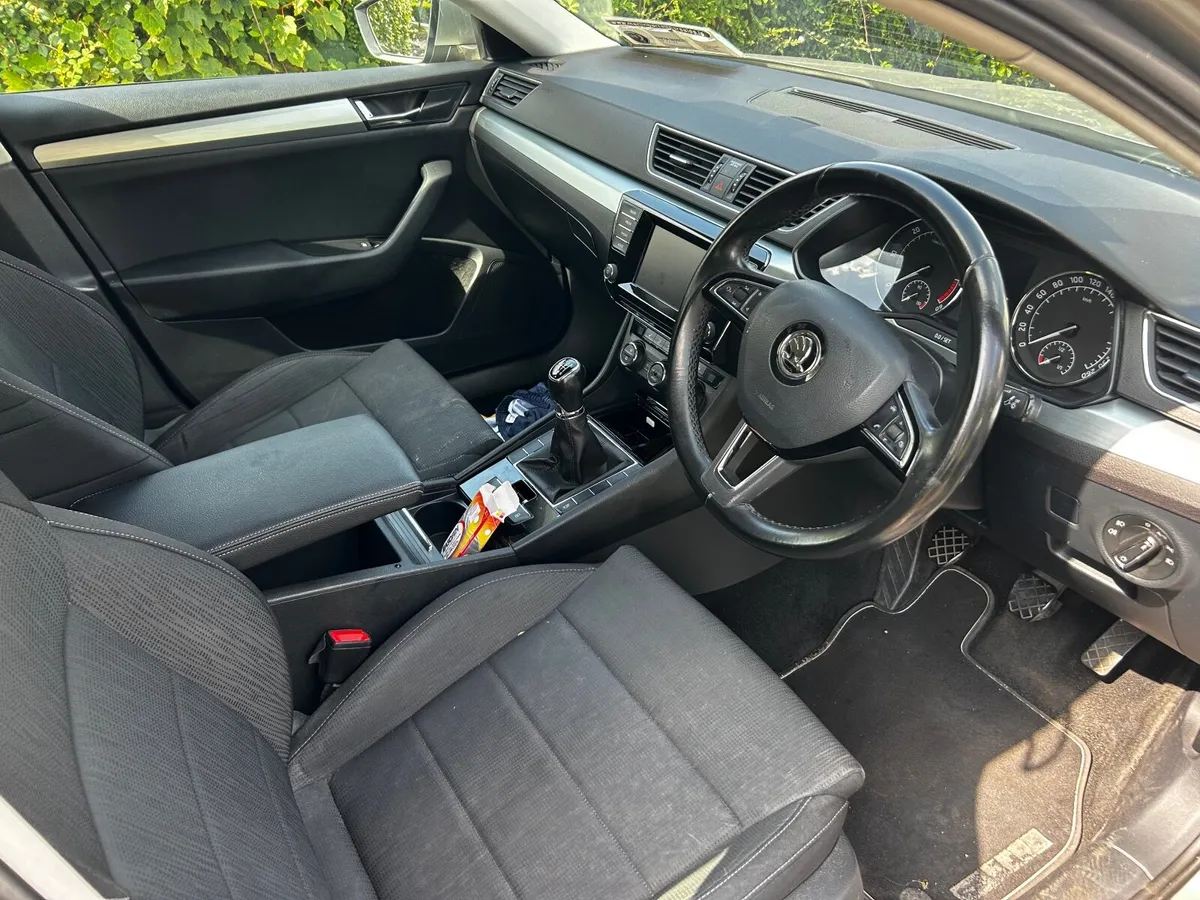 Skoda Superb 2016 - Image 2