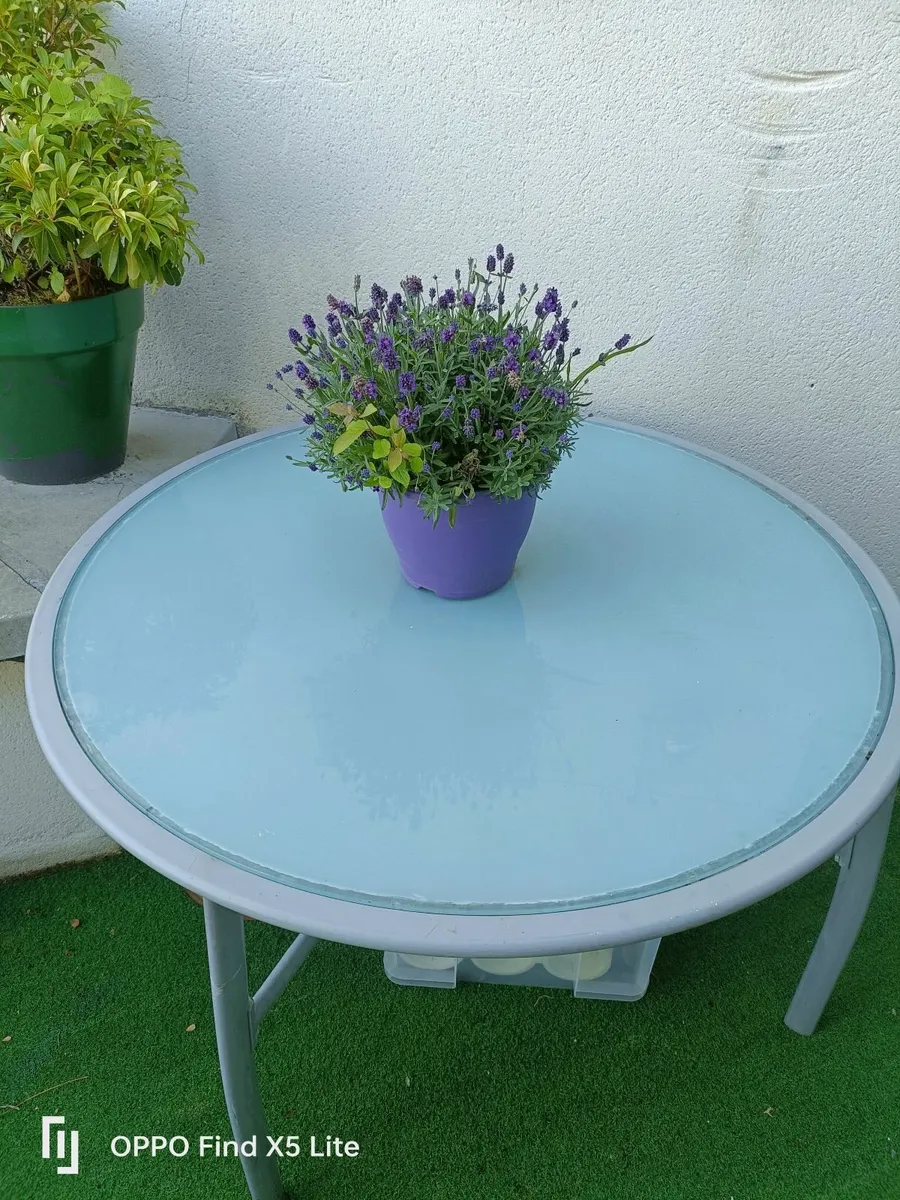 Circular glass top table - Image 2