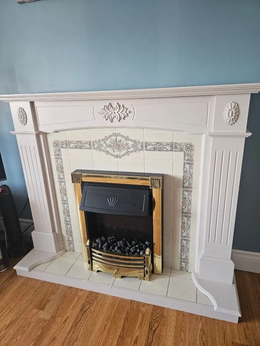 Free standing Fireplace with Electric fire - Image 2