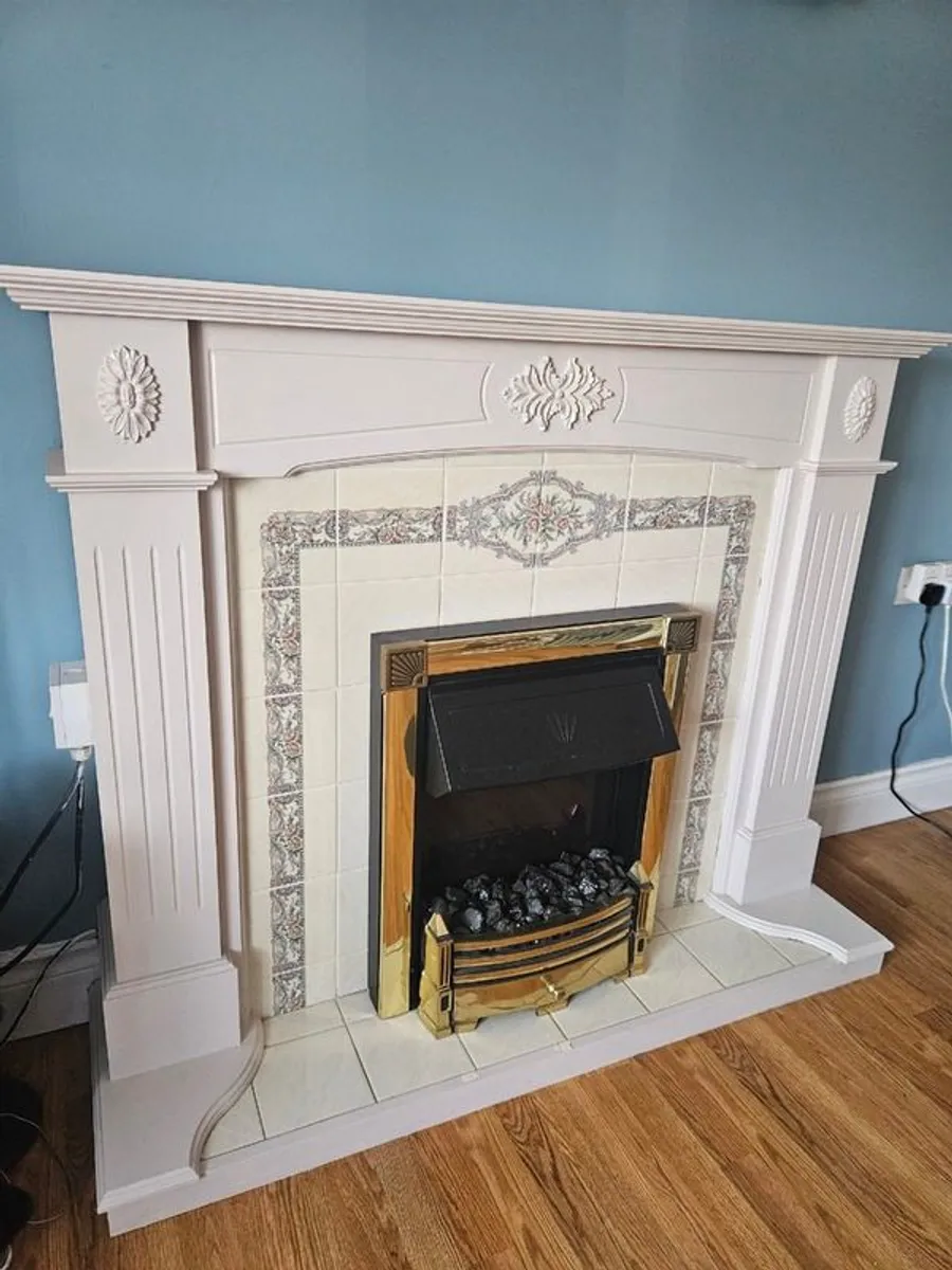 Free standing Fireplace with Electric fire - Image 3