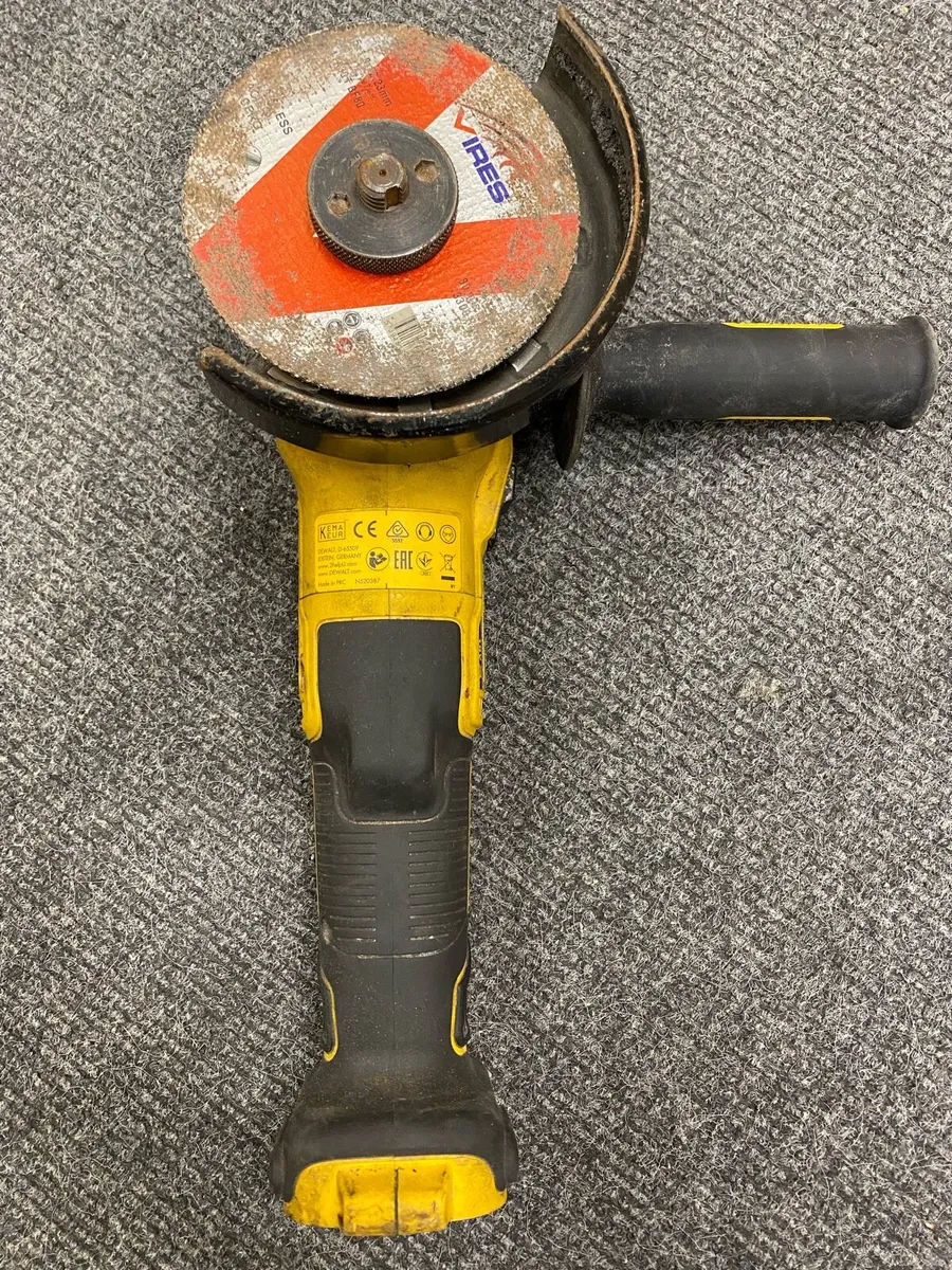 Dewalt Grinder DCG405 - Image 2