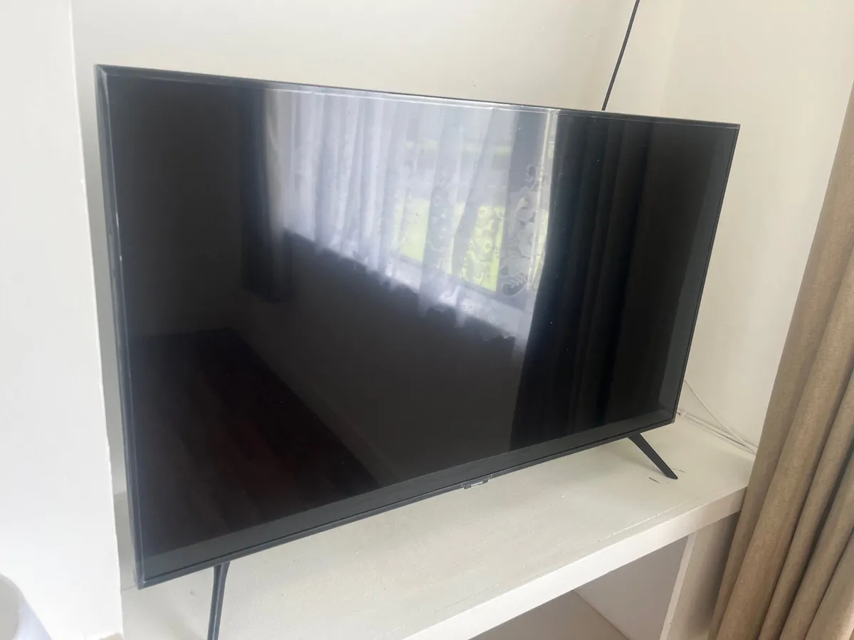 Samsung Smart TV 43'' - Image 1