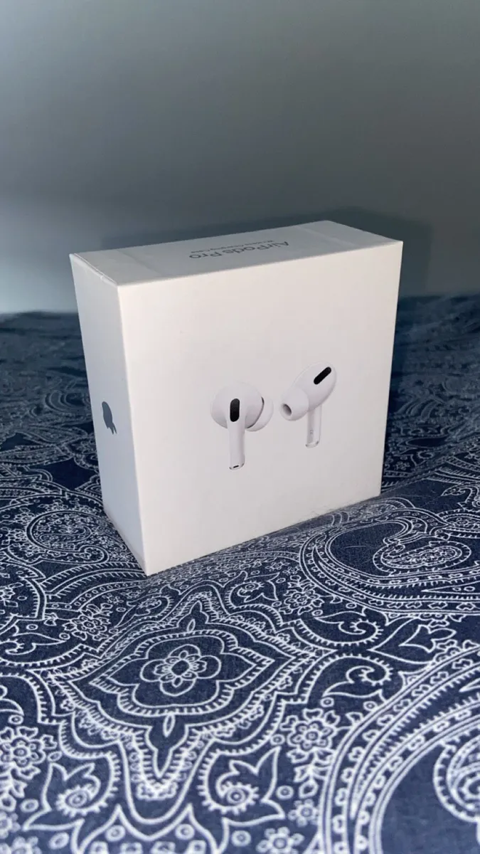AirPods pros - Image 1