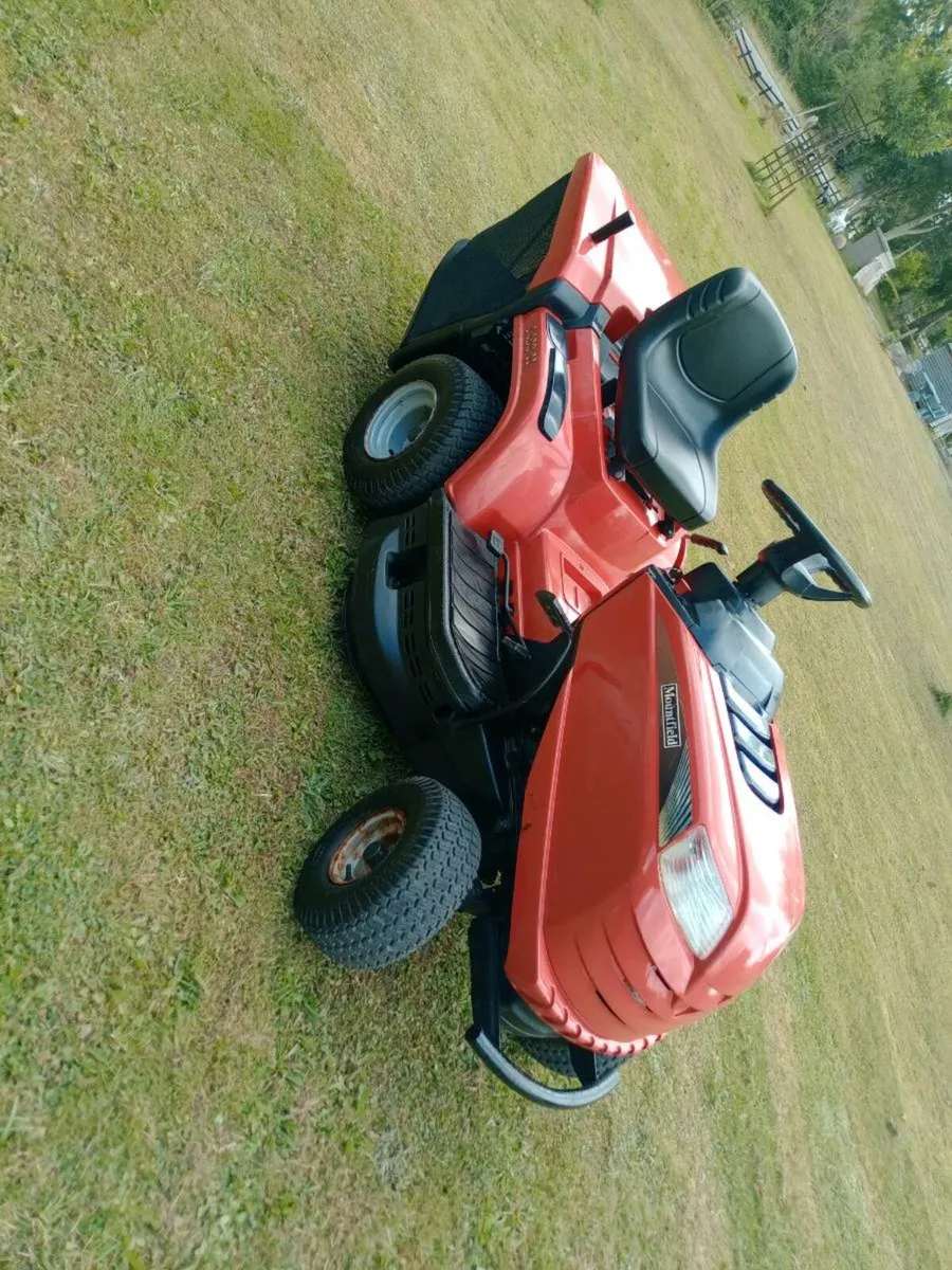 Very well looked after Mountfield ride on mower - Image 4