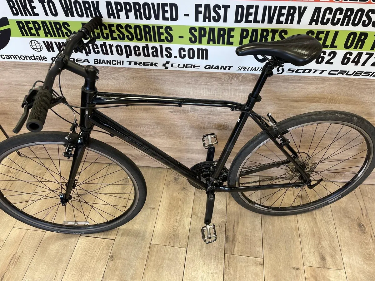 Giant escape 3 hybrid bike - Image 3
