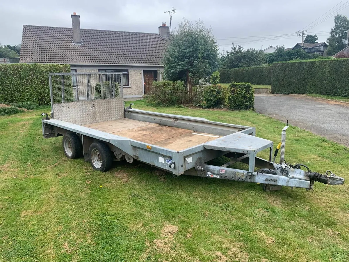 Trailer - Image 1
