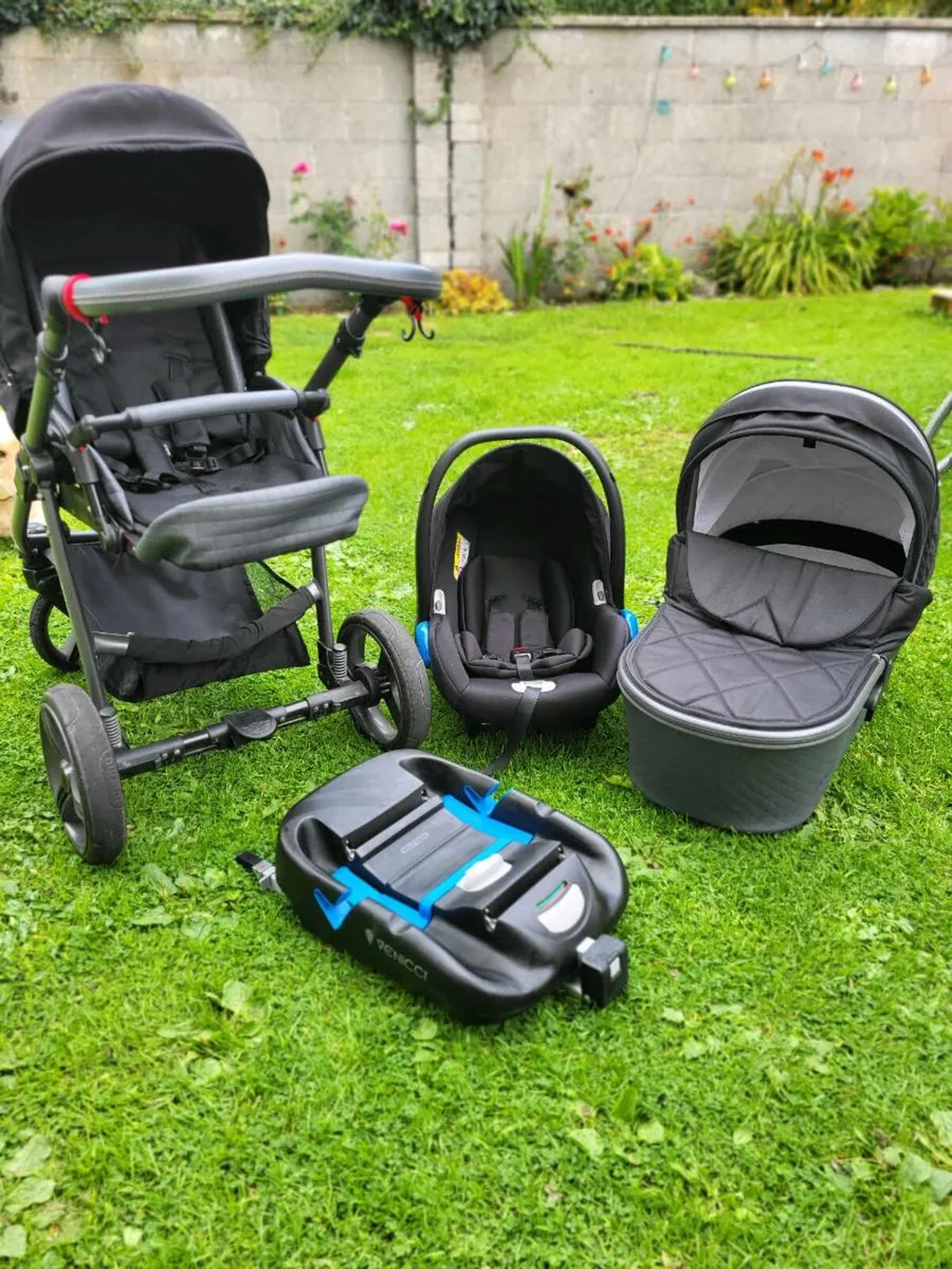 3 in 1 pram - Image 1