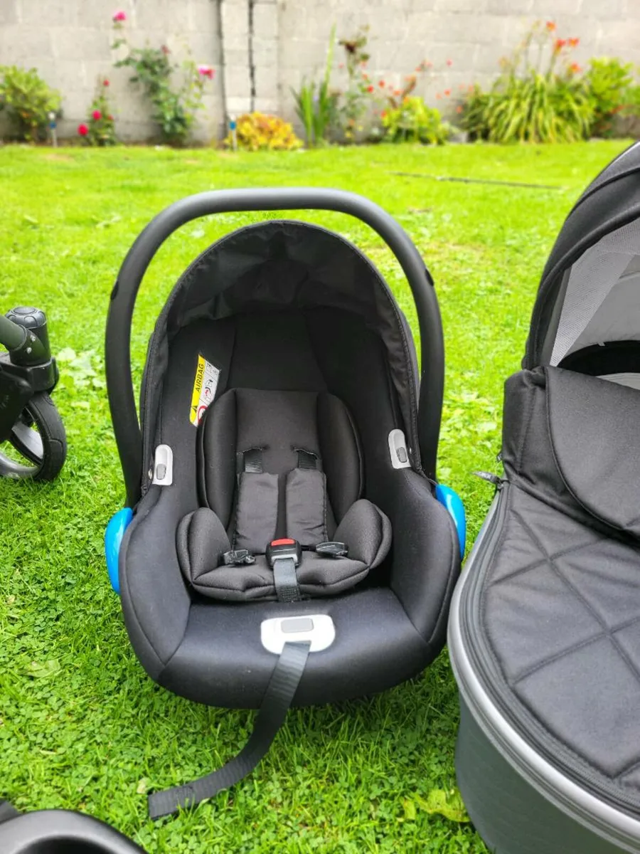 3 in 1 pram - Image 3