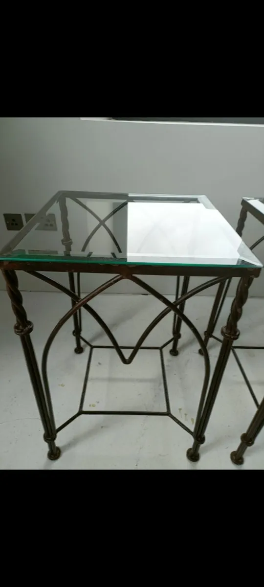 2 x brown wrought iron side tables with bevelled g - Image 2