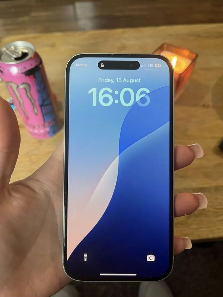 Iphone 15 - Image 3