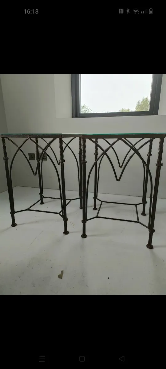2 x brown wrought iron side tables with bevelled g - Image 1