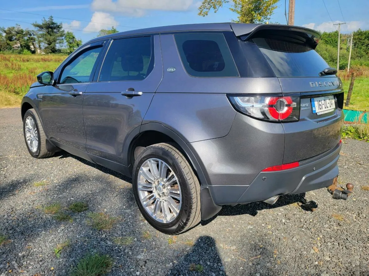 Land Rover Discovery Sport 7 Seater - Image 3