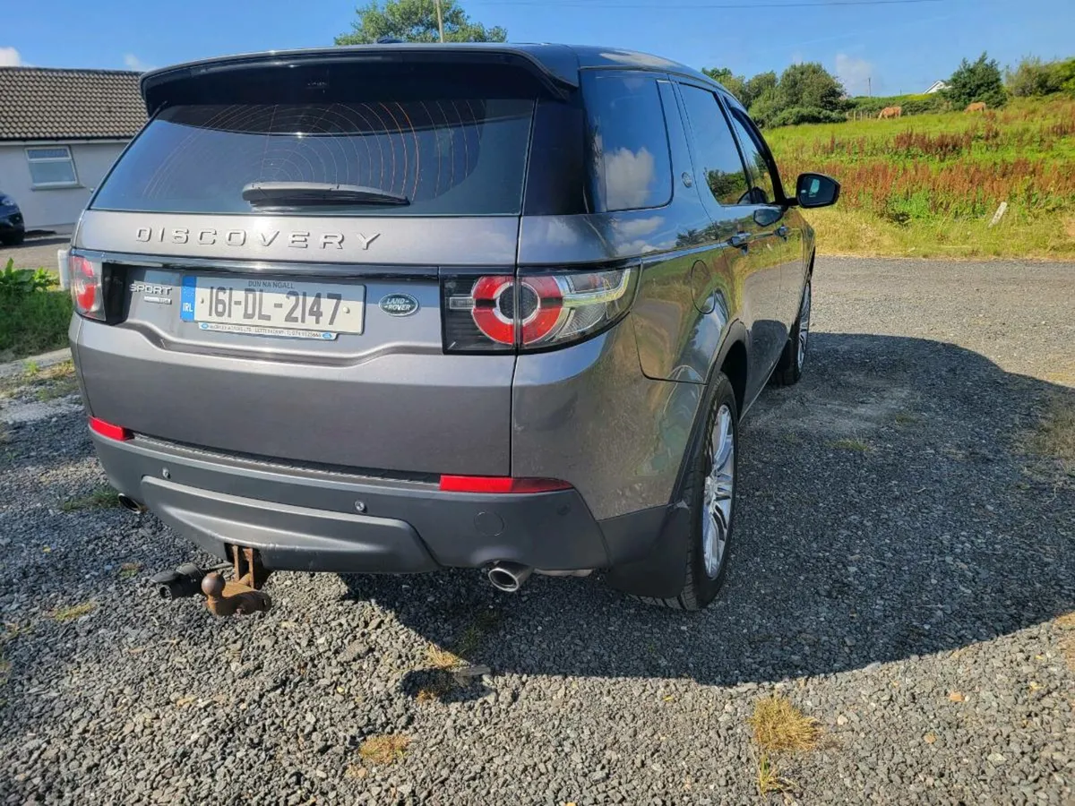 Land Rover Discovery Sport 7 Seater - Image 4