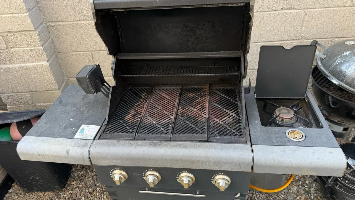 Gas BBQ - Image 2